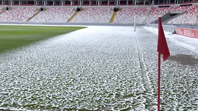 Sivasspor - Fenerbahçe maçı öncesi zeminin son durumu: Hava eksi 14 derece