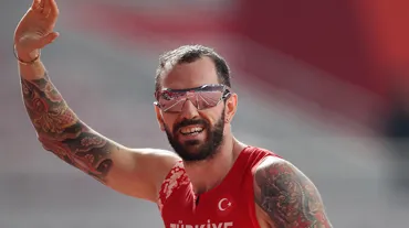 Ramil Guliyev ile Salih Teksöz'den bronz madalya