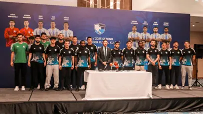 Erzurum FK'dan 17 oyuncu için imza töreni