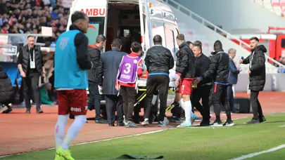 SON DAKİKA | Sivasspor - Pendikspor maçında talihsiz sakatlık: Bartuğ Elmaz hastanaye kaldırıldı