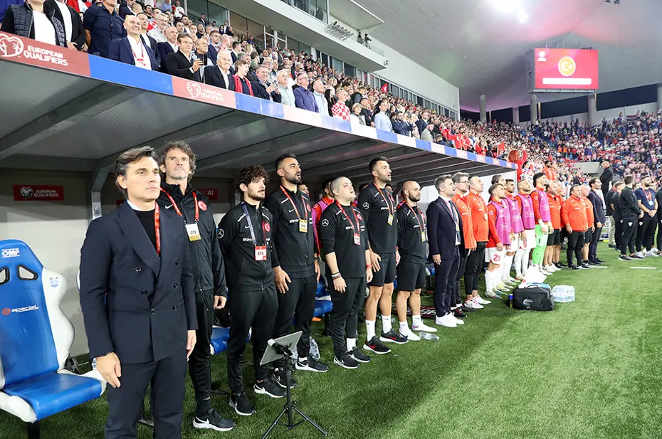 Montella için çarpıcı yorum: "İki maçta idol haline geldi" - 4