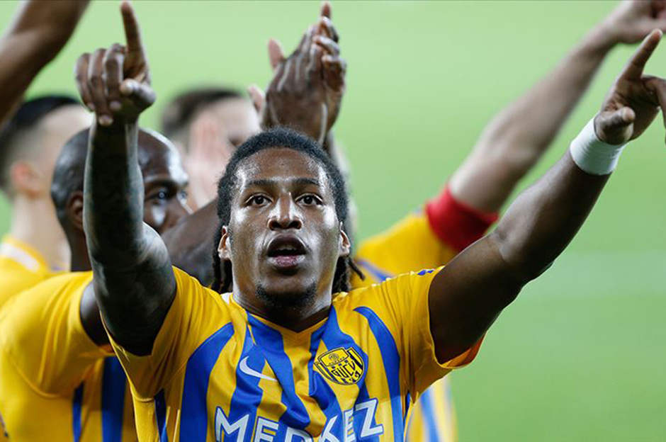 Sivasspor'da Max Gradel gitti, Gerson Rodrigues geldi