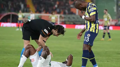 Fenerbahçe'de Osayi-Samuel'in yaptığı faulde sarı kart kararı doğru mu?