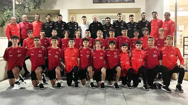 Arda Güler'den U14 Milli Takımı'na ziyaret