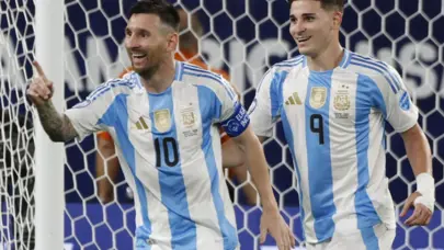 Copa America'da ilk finalist Arjantin: Messi tarihe geçti