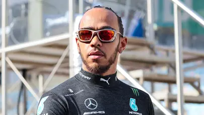 Eski F1 pilotu, Hamilton'a tazminat ödeyecek