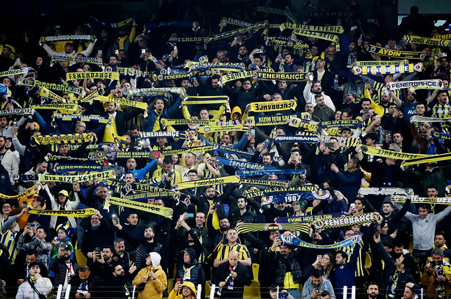 Fenerbahçe tribünlerinde maç başlamadan tepki - 3 Fenerbahçe tribünlerinde maç başlamadan tepki - 3
