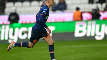 Piatek hat-trick yaptı, Başakşehir 2-0'dan geri döndü