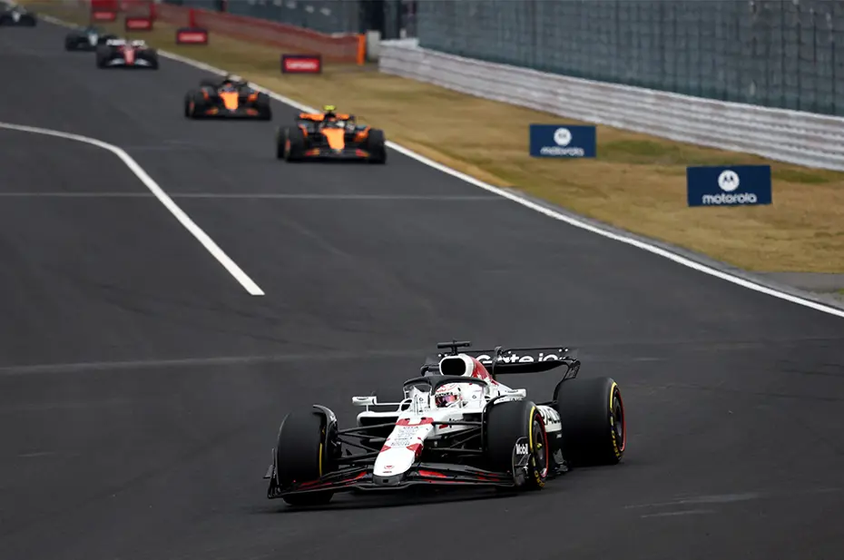 Japonya'da üst üste 4. zafer: Verstappen'den sezonun ilk galibiyeti - 2 Japonya'da üst üste 4. zafer: Verstappen'den sezonun ilk galibiyeti - 2
