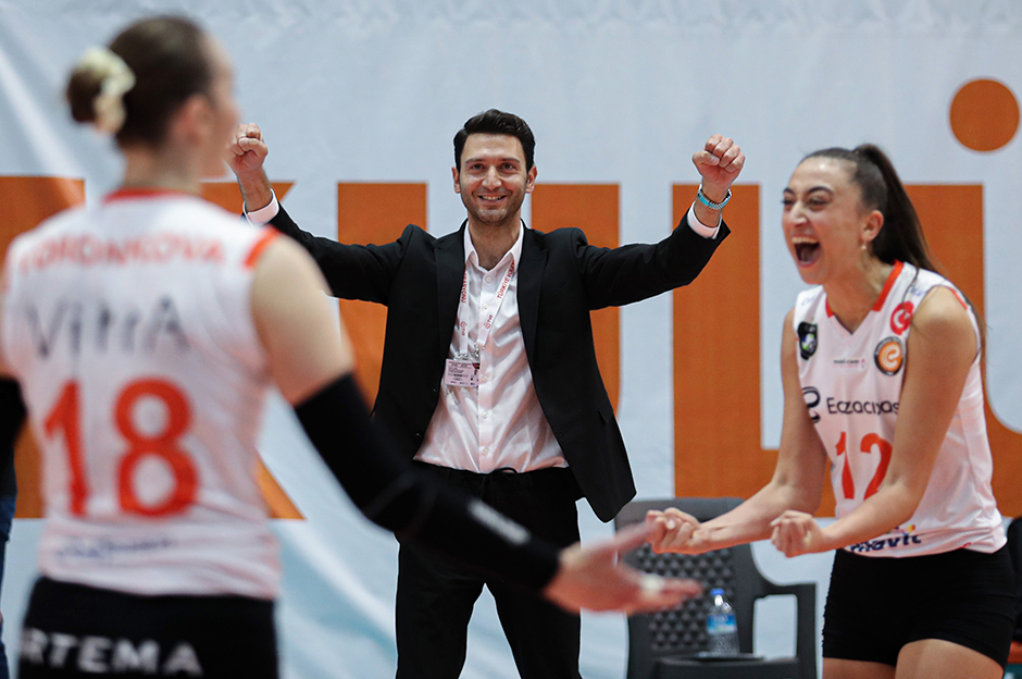 Eczacıbaşı'nda Ferhat Akbaş'a yeni sözleşme