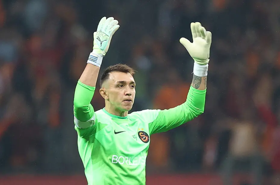 Galatasaray'dan Fernando Muslera kararı - 8 Galatasaray'dan Fernando Muslera kararı - 8