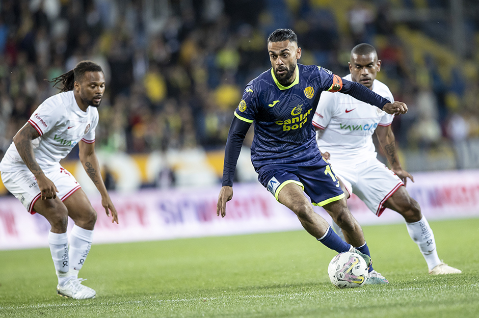 Ankaragücü 90+3'te puanı kurtardı