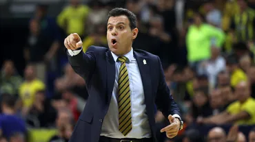 Fenerbahçe Beko koçu Dimitris Itoudis: "17 sayı gerideyken de aynı coşkuyla desteklendik"