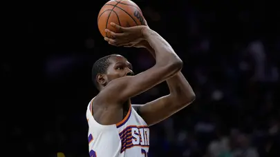 Kevin Durant'in 41 sayısı mağlubiyet serisini bitirdi
