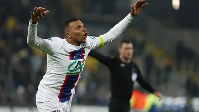 Mbappe tarihe geçti, PSG kupada farklı turladı