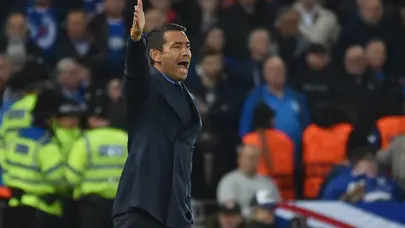 Van Bronckhorst, Beşiktaş'ı neden reddettiğini açıkladı