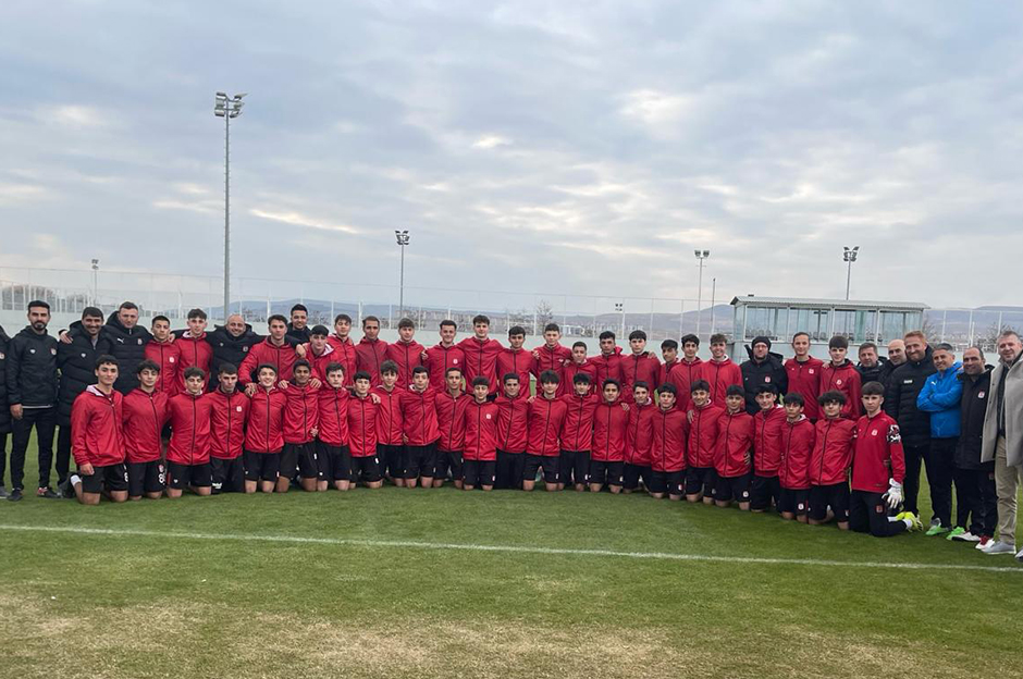 Futbol Akademileri Projesi'nde 2. etap kulüp ziyaretleri Sivasspor ile başladı