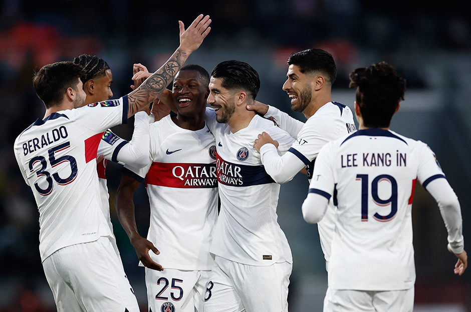 Şampiyon PSG sezonu 3 puanla kapattı