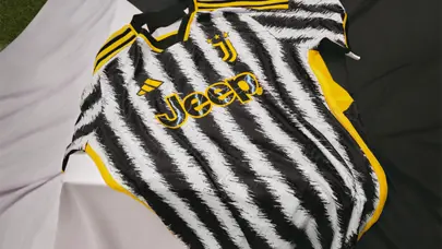 Resmi: Juventus'un yeni sezonda iç sahada giyeceği forma tanıtıldı