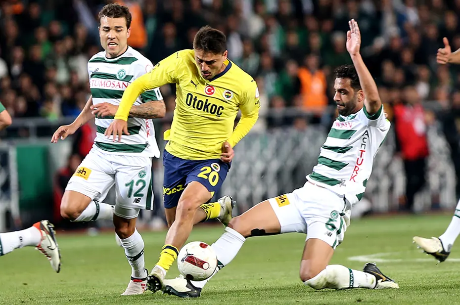 Semih Şentürk'ten Fenerbahçeli yıldız için flaş iddia: "Bu şekilde kadroya da giremez" - 4 Semih Şentürk'ten Fenerbahçeli yıldız için flaş iddia: "Bu şekilde kadroya da giremez" - 4
