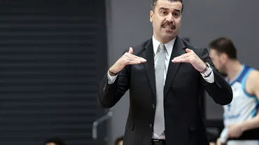 7Days Avrupa Kupası'nda yılın başantrenörü Erdem Can oldu
