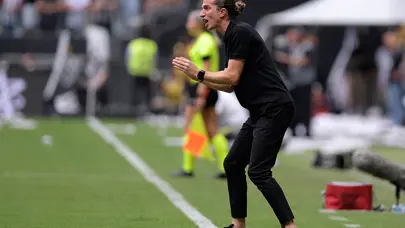 Filipe Luis teknik direktörlük kariyerinde ilk kupasını kazandı