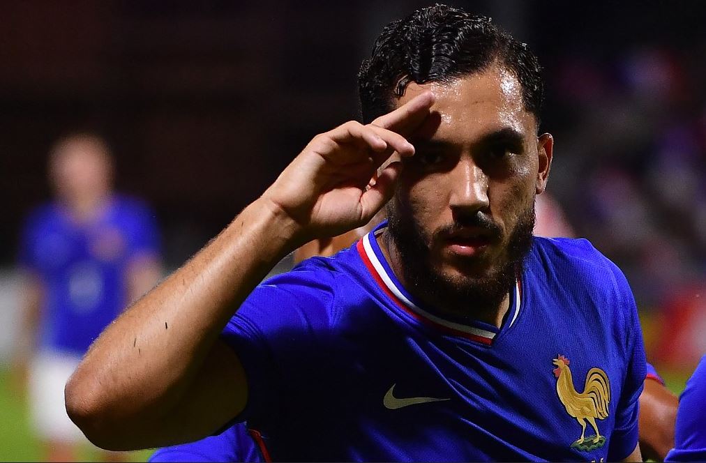 Rayan Cherki kimdir, kaç yaşında ve hangi mevkide oynuyor? Rayan Cherki’nin kariyeri ve başarıları