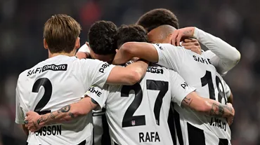 (Maç özeti) Dev derbi Beşiktaş'ın: Galatasaray'ın yenilmezlik serisi sona erdi