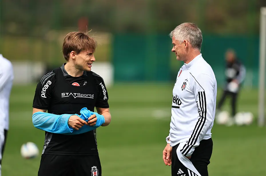 Solskjaer savunma hattını belirledi: Beşiktaş'ta derbi 11'i netleşiyor - 6