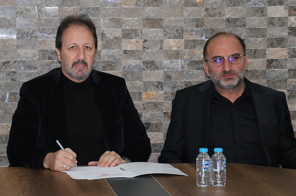 Sakaryaspor Taner Taşkın'a emanet