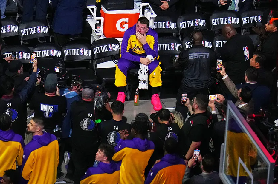 Luka Doncic eski takımını yıktı: 45 sayıyla Lakers'ı galibiyete taşıdı - 4 Luka Doncic eski takımını yıktı: 45 sayıyla Lakers'ı galibiyete taşıdı - 4