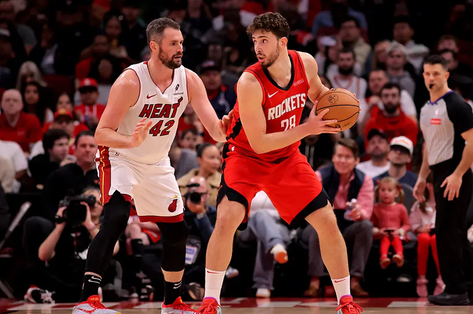 Alperen Şengün'ün maçında büyük kavga: 6 isim maçtan atıldı - 4 Alperen Şengün'ün maçında büyük kavga: 6 isim maçtan atıldı - 4