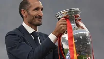 Chiellini, Juventus'a dönüyor