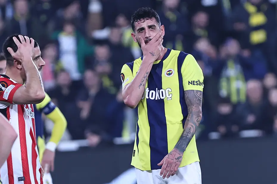 Fenerbahçe'de büyük operasyon: 7 futbolcuyla yollar ayrılıyor - 6