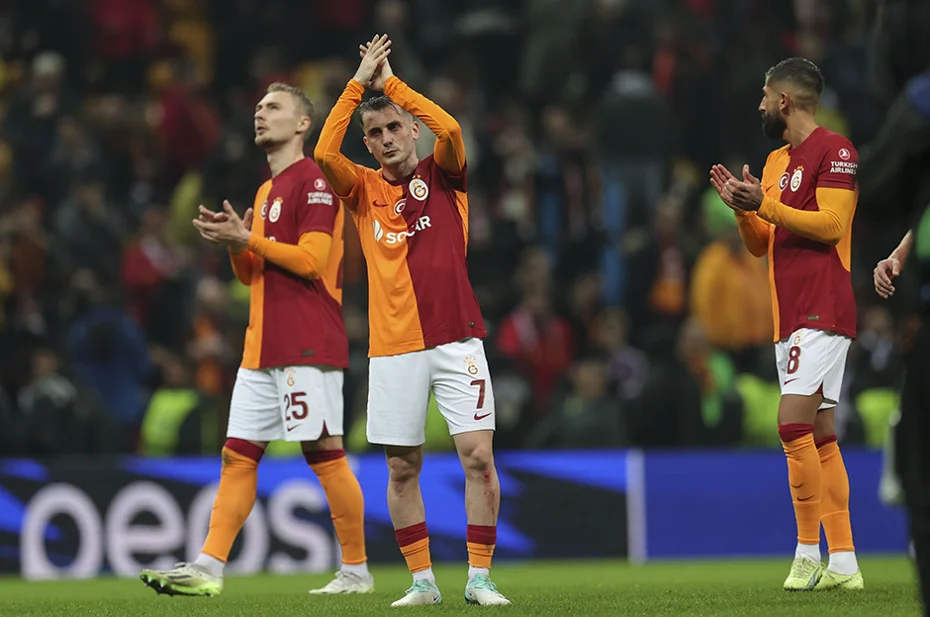 "Okan Buruk şansına dua etsin" | Spor yazarları Galatasaray-Manchester United maçı için ne dedi? - 1 "Okan Buruk şansına dua etsin" | Spor yazarları Galatasaray-Manchester United maçı için ne dedi? - 1