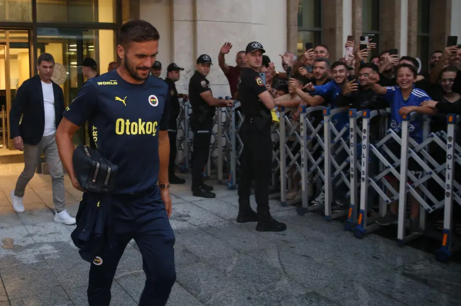 Fenerbahçe'ye Rize'de coşkulu karşılama - 6 Fenerbahçe'ye Rize'de coşkulu karşılama - 6