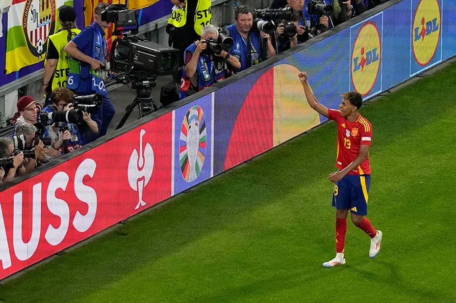 Yamal ile Messi'nin şaşırtıcı bağlantısı: Daha 6 aylıkken eli değmiş - 4