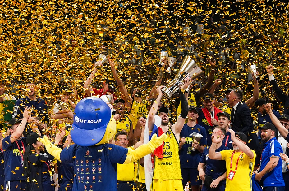 Fenerbahçe Beko'nun tarihi zaferi sonrası gece yarısı Mourinho'dan tek cümlelik paylaşım - 1 Fenerbahçe Beko'nun tarihi zaferi sonrası gece yarısı Mourinho'dan tek cümlelik paylaşım - 1