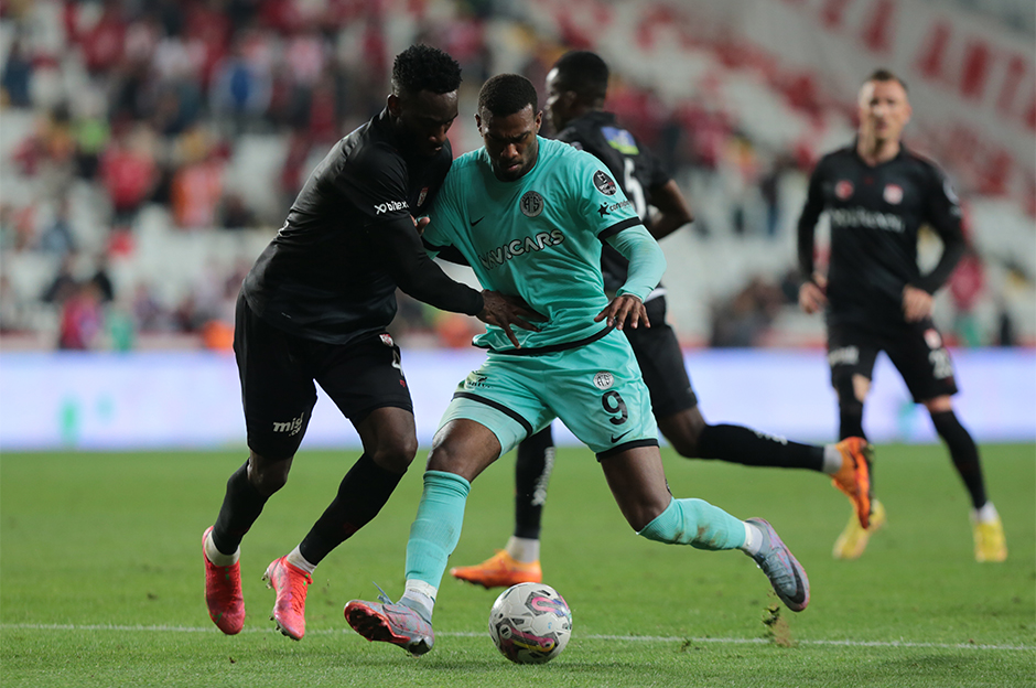 Antalyaspor'un iç sahadaki serisi Sivasspor maçıyla bitti