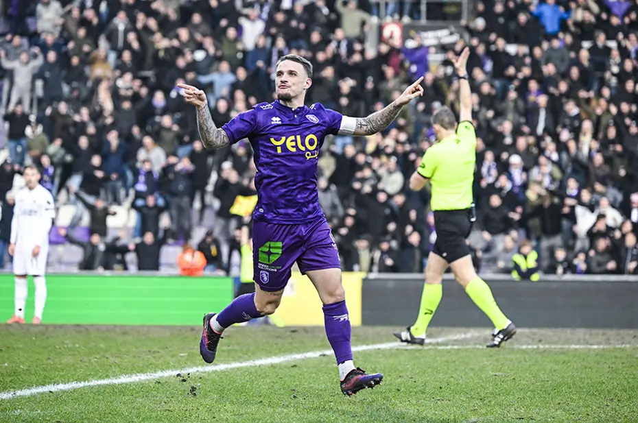 Derbide Dirk Kuyt'ı çıldırtan hareket: "Onlar sadece korkak" - 3