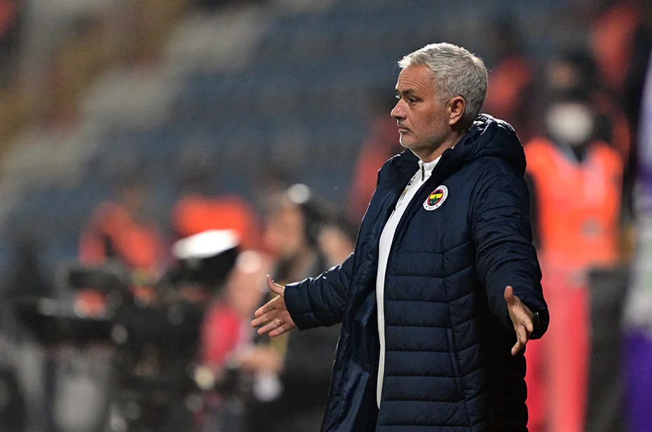 Jose Mourinho'dan Fenerbahçe kararı: İngilizlerin iddiası gündeme bomba gibi düşmüştü - 1