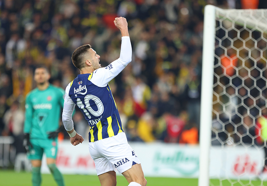 Lider Fenerbahçe, Dusan Tadic'in dublesiyle kazandı