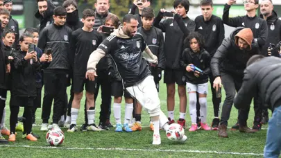 Quaresma'dan genç Kartallara trivela ve rabona dersi