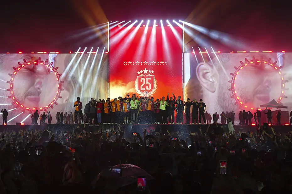 İbrahim Hatipoğlu'ndan merak edilenlere yanıt: Transfer ve Şampiyonlar Ligi gündemi - 16