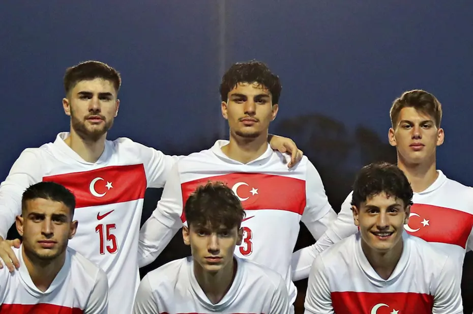 Schalke'de Galatasaray korkusu: Almanları "Üst düzey yeteneği" kaptırma endişesi sardı - 5