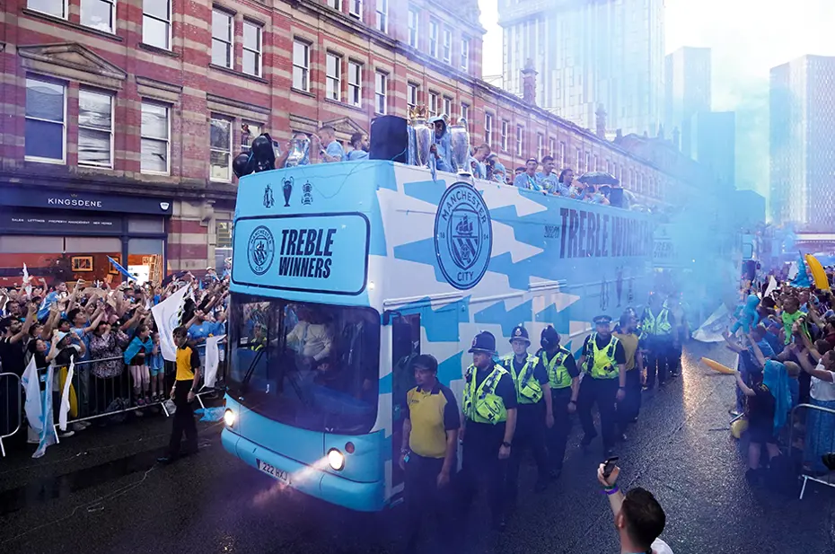 Manchester City'den 3 kupalı şov - 6