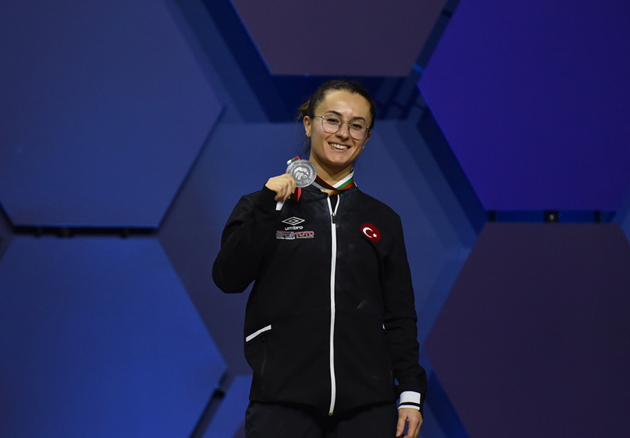 Aysel Özkan: "Naim Süleymanoğlu için altın alacağım"