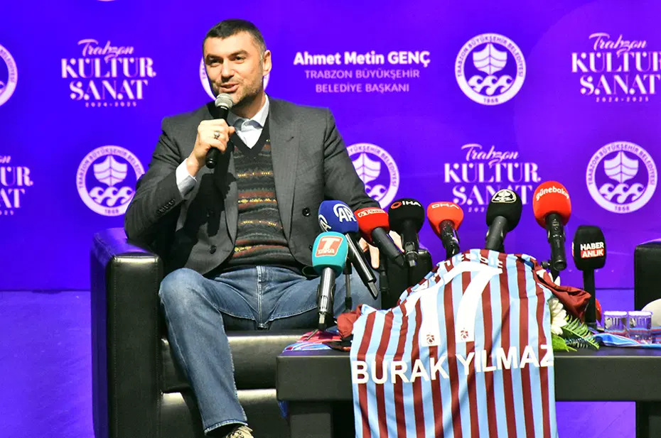 Burak Yılmaz ile taraftar arasında "Adam mısın Burak" yüzleşmesi - 5 Burak Yılmaz ile taraftar arasında "Adam mısın Burak" yüzleşmesi - 5
