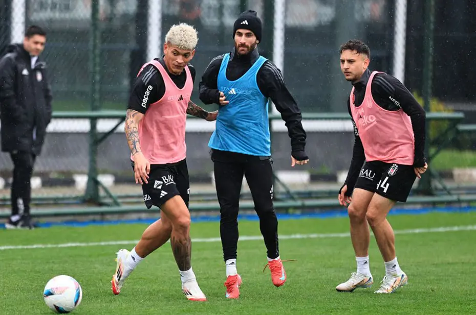 Kiralık gönderileceği iddia edilen Elan Ricardo sessizliğini bozdu - 4