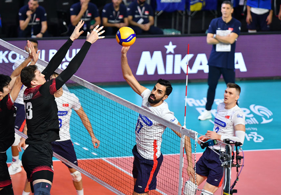 Halkbank, Dünya Kulüpler Şampiyonası'na mağlubiyetle başladı